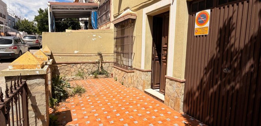 Amplia Casa en Venta en la Exclusiva Zona de La Alameda ! Morón de la Frontera