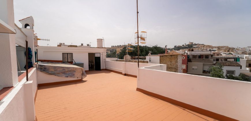 OPORTUNIDAD DE CASA EN AVDA DEL PANTANO!