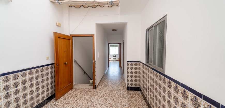 OPORTUNIDAD DE CASA EN AVDA DEL PANTANO!