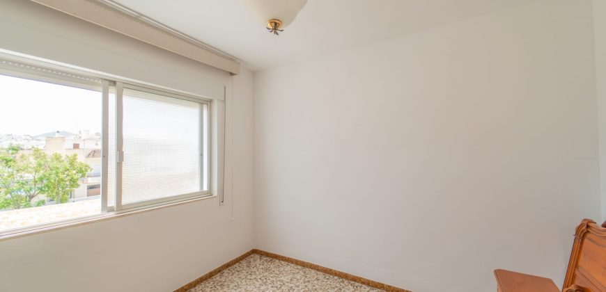 OPORTUNIDAD DE CASA EN AVDA DEL PANTANO!