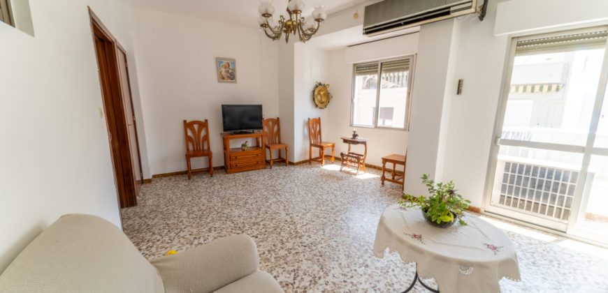 OPORTUNIDAD DE CASA EN AVDA DEL PANTANO!