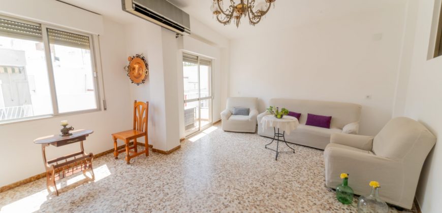 OPORTUNIDAD DE CASA EN AVDA DEL PANTANO!