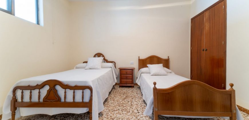 OPORTUNIDAD DE CASA EN AVDA DEL PANTANO!