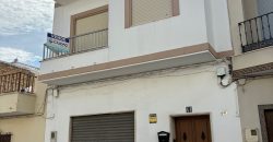 OPORTUNIDAD DE CASA EN AVDA DEL PANTANO!