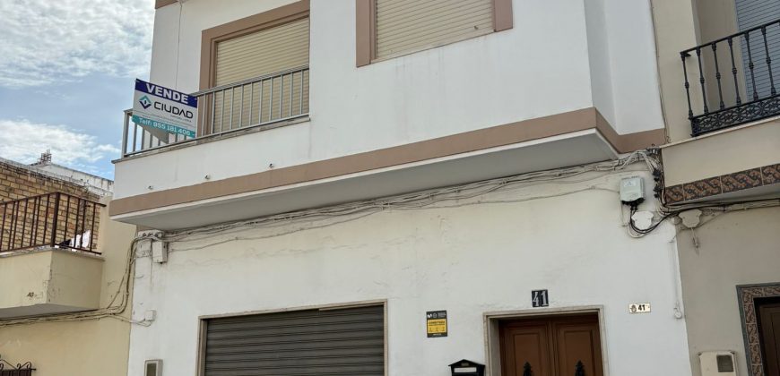 OPORTUNIDAD DE CASA EN AVDA DEL PANTANO!