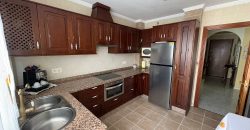 Casa Moderna en Semi-centro con Opciones de Aparcamiento, Patio Privado y Solarium!