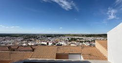 Casa Moderna en Semi-centro con Opciones de Aparcamiento, Patio Privado y Solarium!