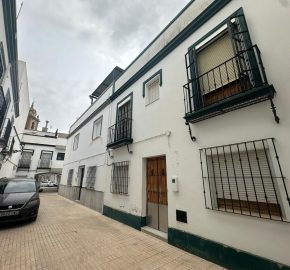 CASA DE DOS PLANTAS EN MARCHENA