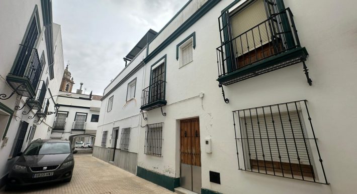 CASA DE DOS PLANTAS EN MARCHENA