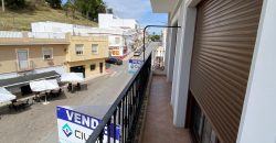 Amplio Piso con Terraza en calle Ancha !