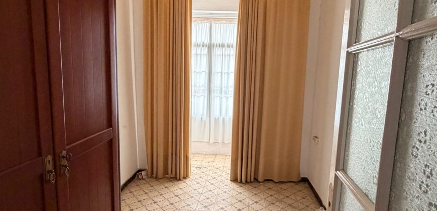 ¡VIVIENDA EN VENTA EN PARADAS C/LARGA 40!