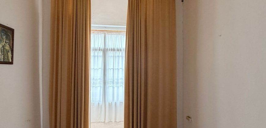 ¡VIVIENDA EN VENTA EN PARADAS C/LARGA 40!
