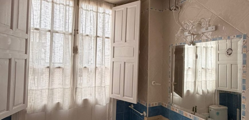 ¡VIVIENDA EN VENTA EN PARADAS C/LARGA 40!