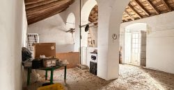 ¡VIVIENDA EN VENTA EN PARADAS C/LARGA 40!