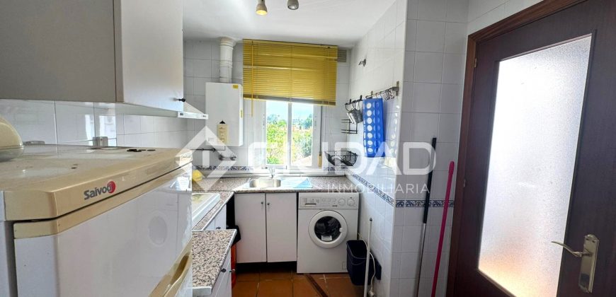 Dúplex en Capuchinos con terraza en residencial con piscina y jardín