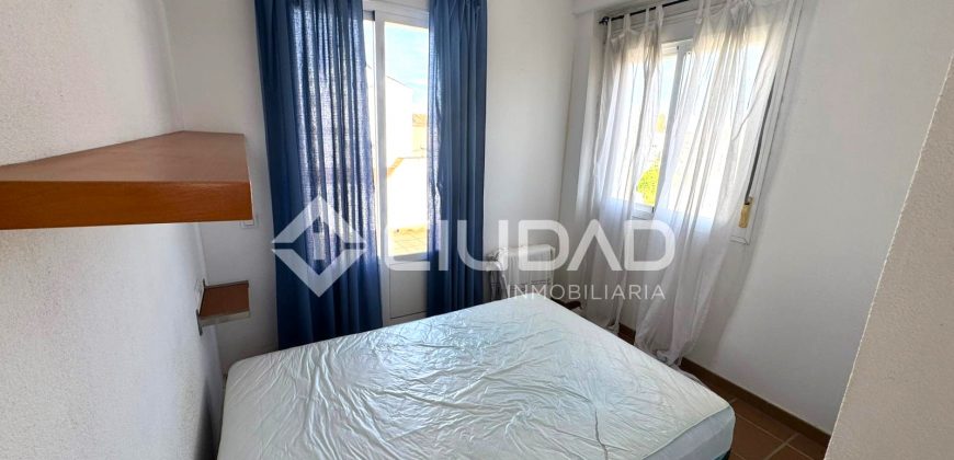 Dúplex en Capuchinos con terraza en residencial con piscina y jardín