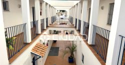 Dúplex en Capuchinos con terraza en residencial con piscina y jardín