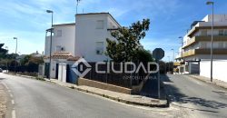 Dúplex en Capuchinos con terraza en residencial con piscina y jardín