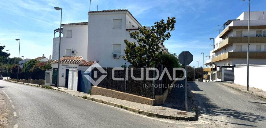 Dúplex en Capuchinos con terraza en residencial con piscina y jardín