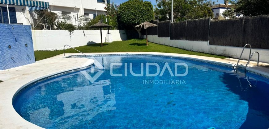 Dúplex en Capuchinos con terraza en residencial con piscina y jardín