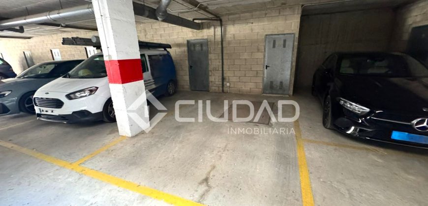 Dúplex en Capuchinos con terraza en residencial con piscina y jardín