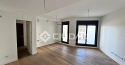 Apartamento a estrenar en lujosa urbanización junto a la playa