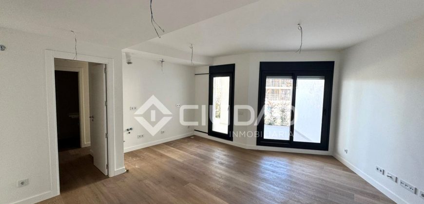 Apartamento a estrenar en lujosa urbanización junto a la playa
