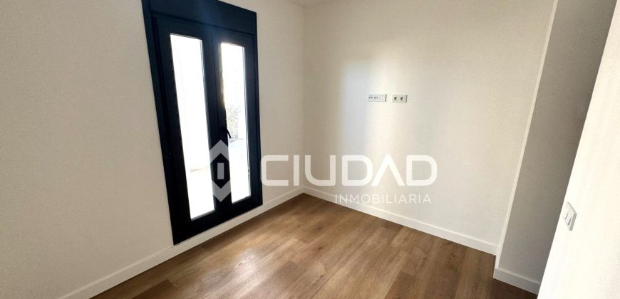 Apartamento a estrenar en lujosa urbanización junto a la playa