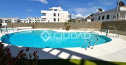 Apartamento a estrenar en lujosa urbanización junto a la playa
