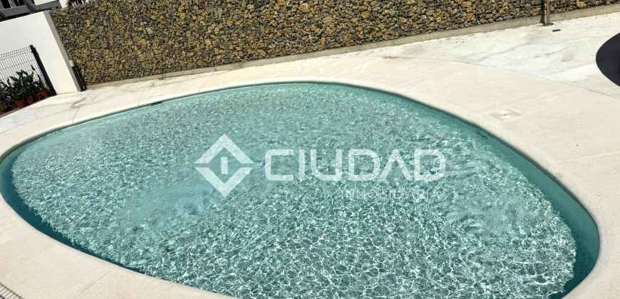 Apartamento a estrenar en lujosa urbanización junto a la playa