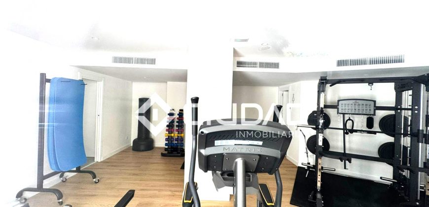 Apartamento a estrenar en lujosa urbanización junto a la playa