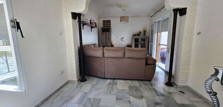 Casa adosada en esquina – Bormujos