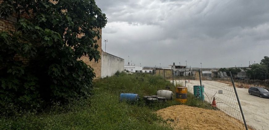¡CORRALÓN EN VENTA EN C/GENIL !