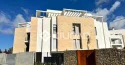Apartamento a estrenar en lujosa urbanización junto a la playa