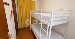 Dúplex en Capuchinos con terraza en residencial con piscina y jardín