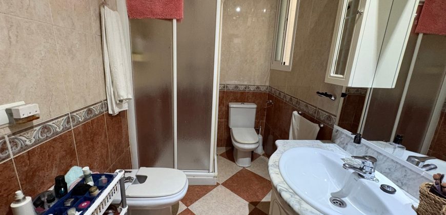 Amplia Propiedad con Local Comercial en Avda. del Pantano!