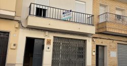 Amplia Propiedad con Local Comercial en Avda. del Pantano!