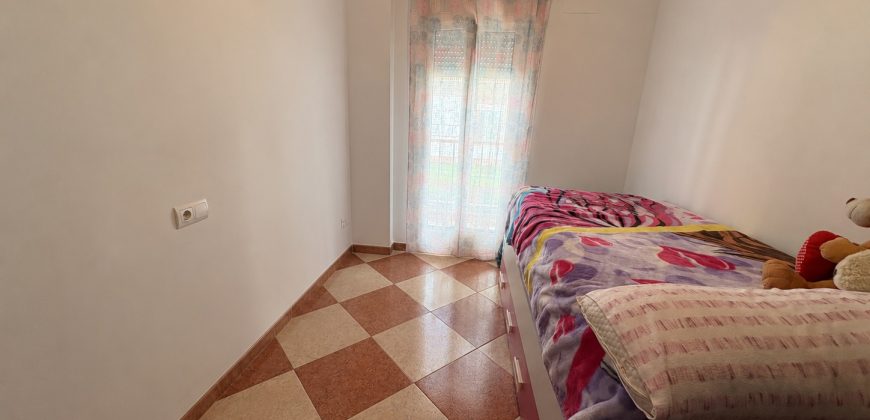 Amplia Propiedad con Local Comercial en Avda. del Pantano!