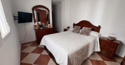 Amplia Propiedad con Local Comercial en Avda. del Pantano!