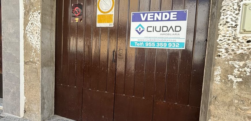 ¡MAGNIFICA COCHERA EN VENTA EN PARADAS!