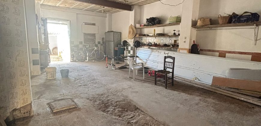 ¡MAGNIFICA COCHERA EN VENTA EN PARADAS!