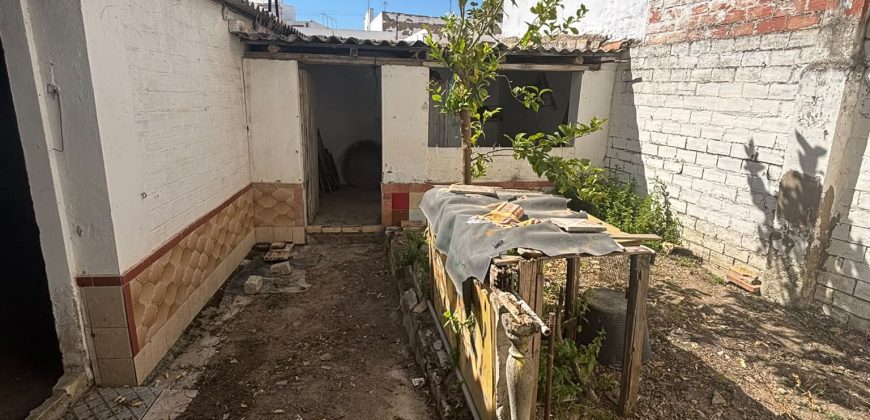 ¡MAGNIFICA COCHERA EN VENTA EN PARADAS!