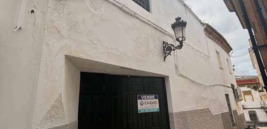 MAGNÍFICA COCHERA CON POSIBILIDAD DE HACER LA VIVIENDA DE TUS SUEÑOS