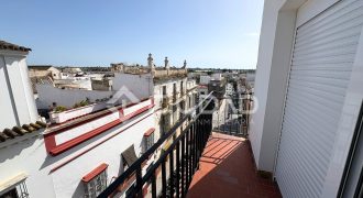 Amplio piso a reformar en C/ San Agustín