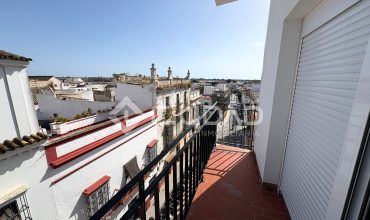 Amplio piso a reformar en C/ San Agustín