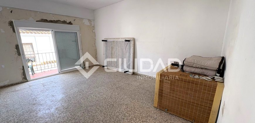 Amplio piso a reformar en C/ San Agustín