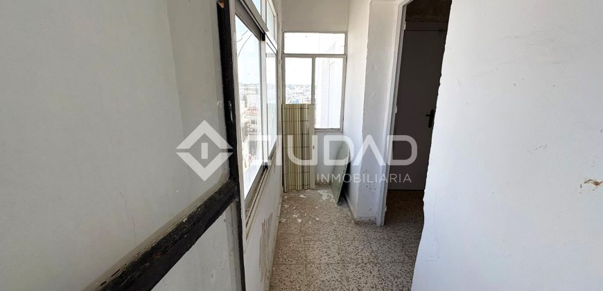 Amplio piso a reformar en C/ San Agustín
