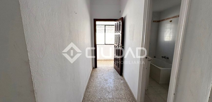 Amplio piso a reformar en C/ San Agustín