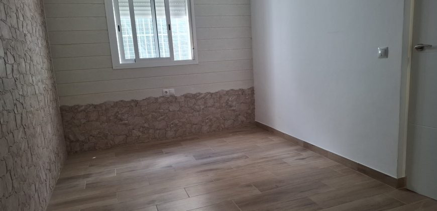 Bajo reformado integralmente con patio privativo y gran luminosidad