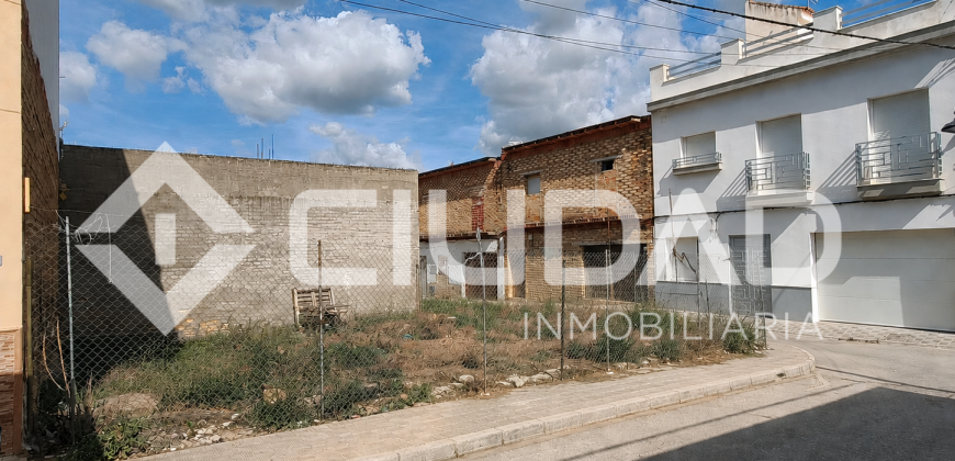 Solar urbano en esquina – Zona Feria Antigua